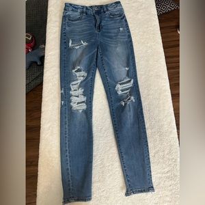 Women’s American Eagle jeans.